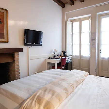 Konukevi Il Cortiletto 4*